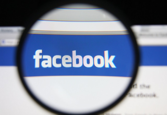 Facebook ще разчита само на изкуствен интелект за подбора на популярните теми
