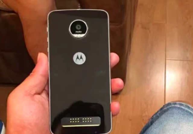 Motorola Moto Z Play се появи на промо материали в Китай