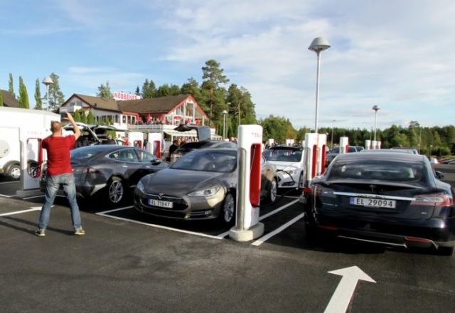 Най-голямата станция за зареждане на електрически коли заработи в Норвегия