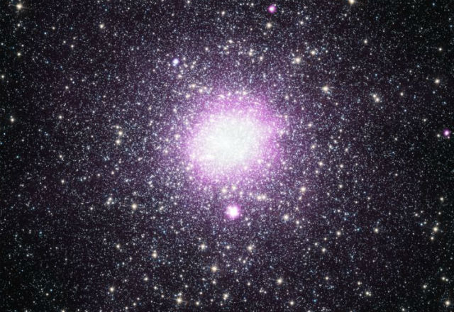 Откриха звезден куп с множество черни дупки