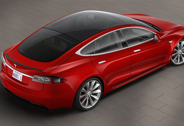 Tesla добавя опция за изцяло стъклен покрив в Model S