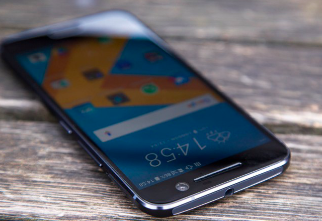 HTC 10 вече получава ъпдейт до Android Nougat