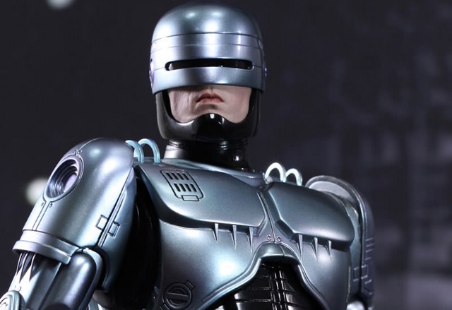 Дизайнерът на Robocop показа нов гигантски робот