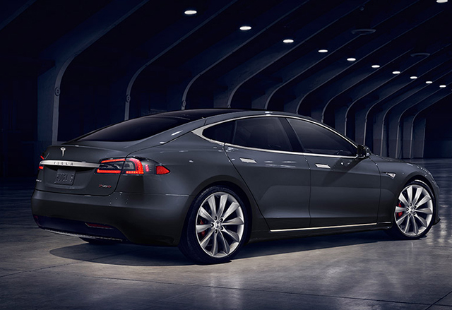 Tesla Model S P100D може да ускори от 0 до 100 км/ч за главозамайващите 2.28 секунди 