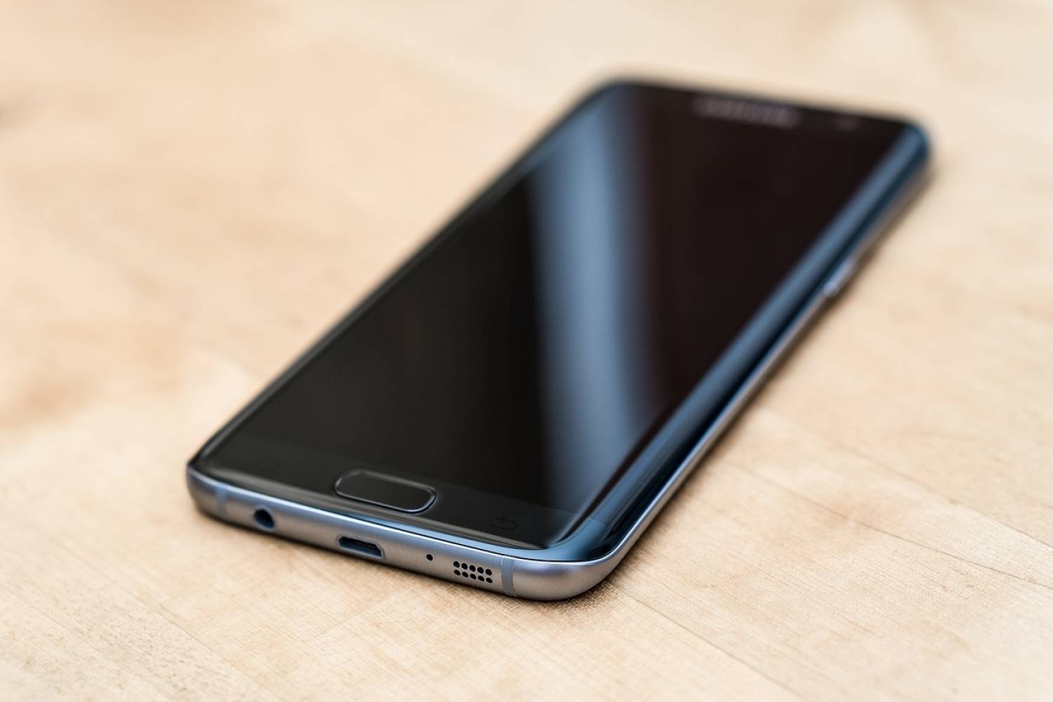 MWC 2017: Samsung Galaxy S7 edge избран за най-добър смартфон на 2016