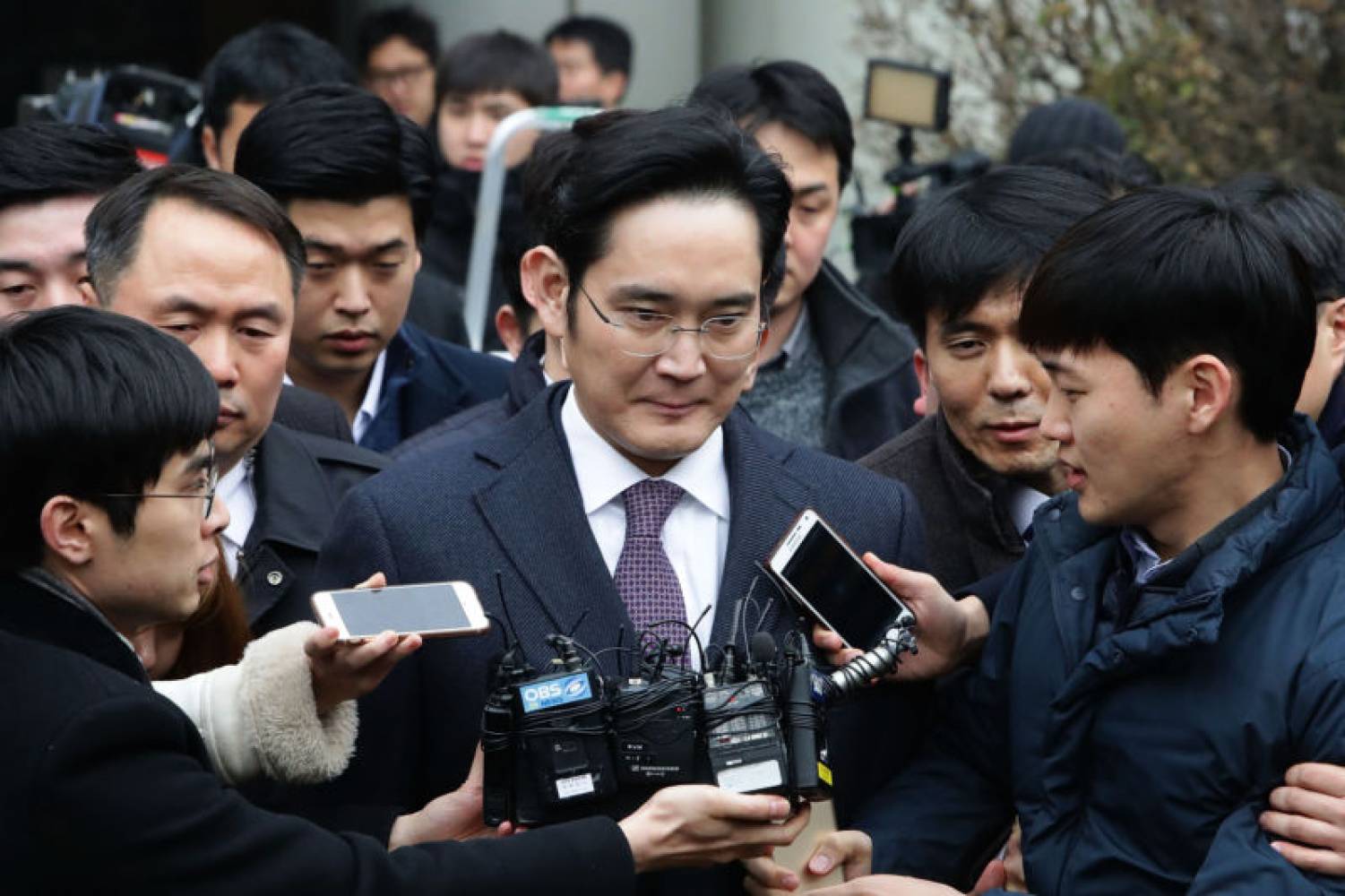 Корея официално обвини шефа на Samsung в подкуп и незаконно присвояване