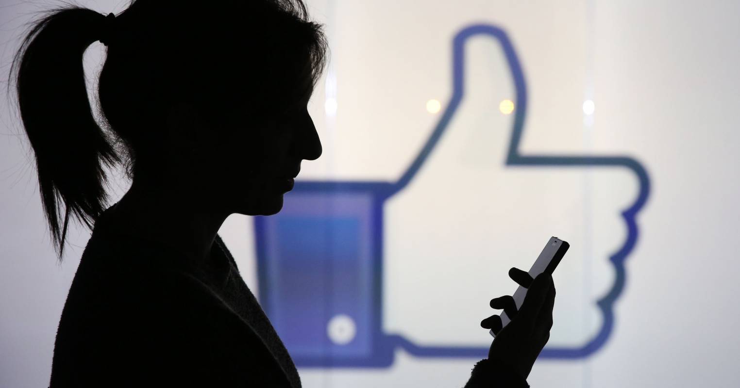 Facebook под обстрел относно модераторската си система
