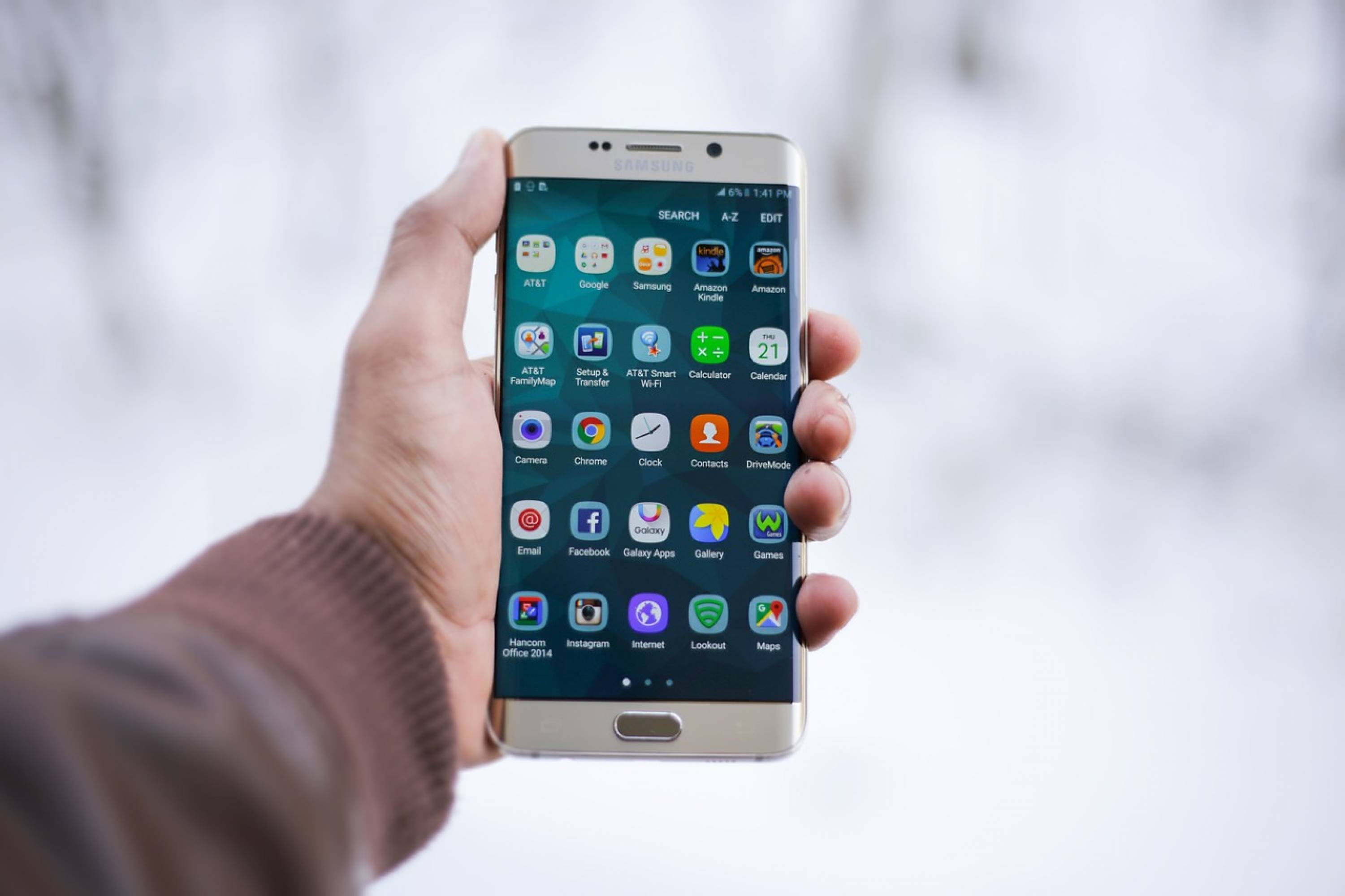 FCC потвърди съществуването на смартфона Z4 с Tizen OS на Samsung