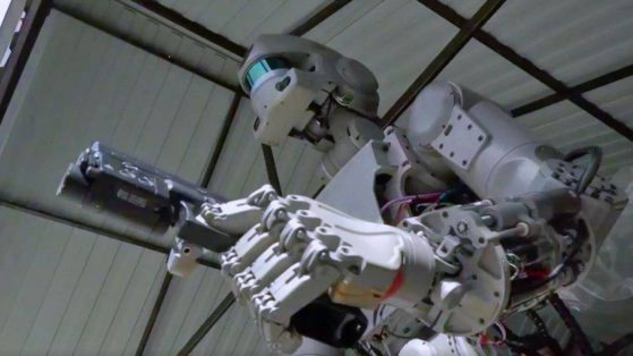 Русия показа на света нов боен робот