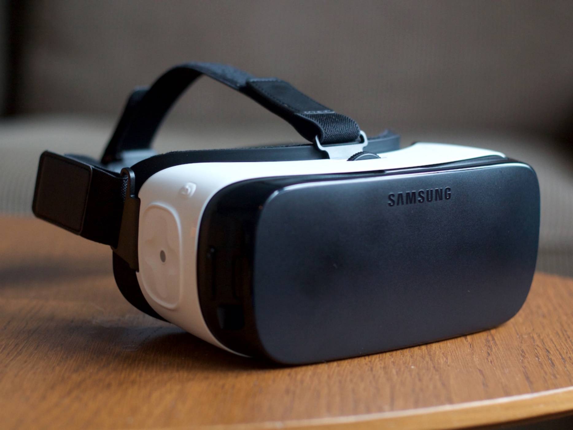 Доклад: Samsung ще продаде 10 млн. Samsung Gear VR устройства до 2018