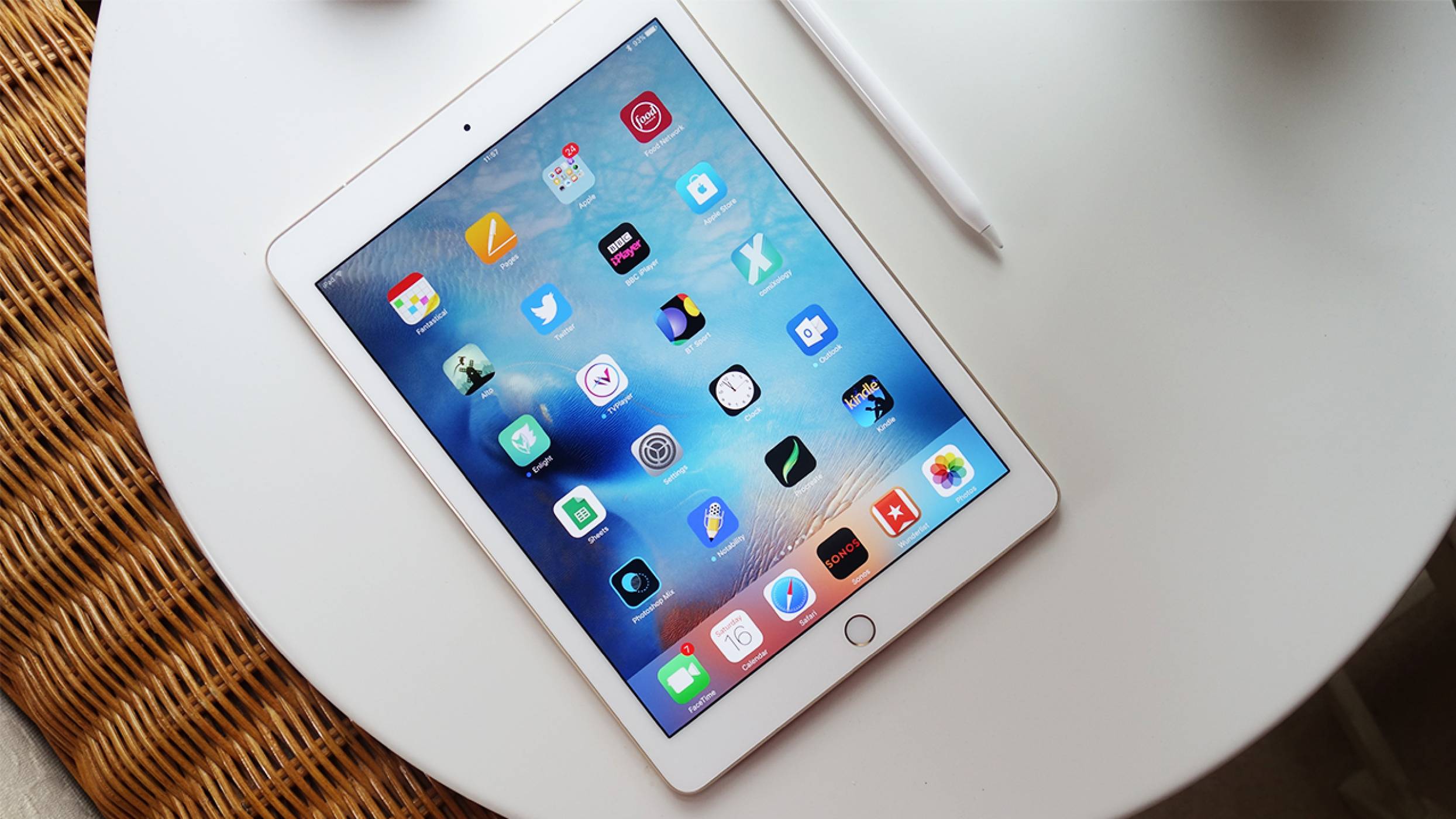 По-голям iPad Pro и домашен помощник със Siri ни очакват на WWDC