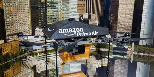 Amazon с патент за безпилотен дрон с вграден парашут