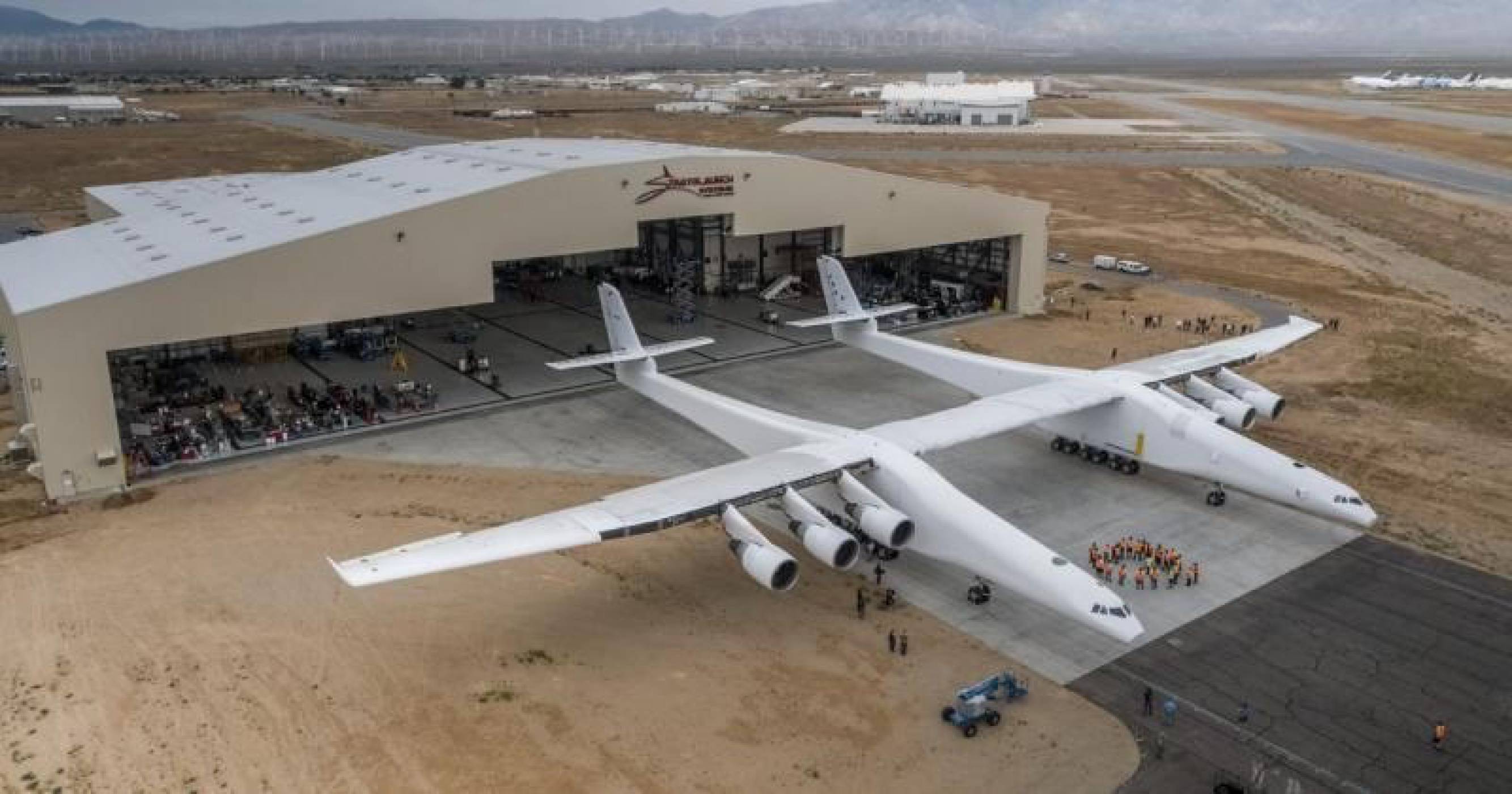 Пол Алън показа Stratolaunch - новия повелител на висините