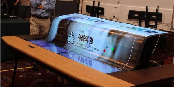 LG създаде гъвкав прозрачен  77-инчов OLED UHD екран