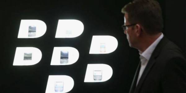Последният финансов доклад на BlackBerry показва спад в приходите от софтуер и услуги