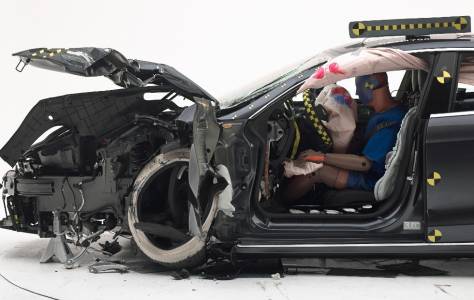 Tesla Model S отново не успя да вземе важен сертификат за безопасност