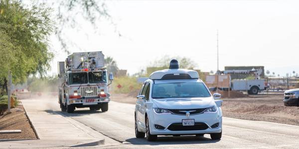 Waymo обучава своите автономни автомобили да разпознават пожарни, линейки и полицейски коли
