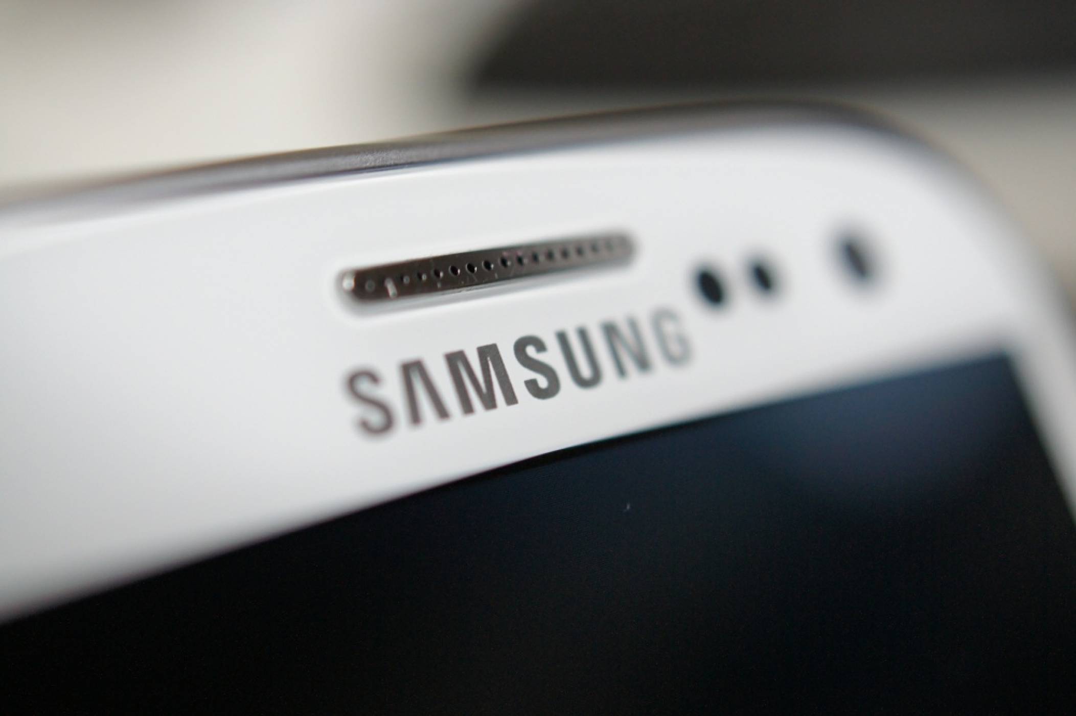 Samsung Galaxy J7 Nxt пристига с осемядрен процесор и 13-мегапикселова камера