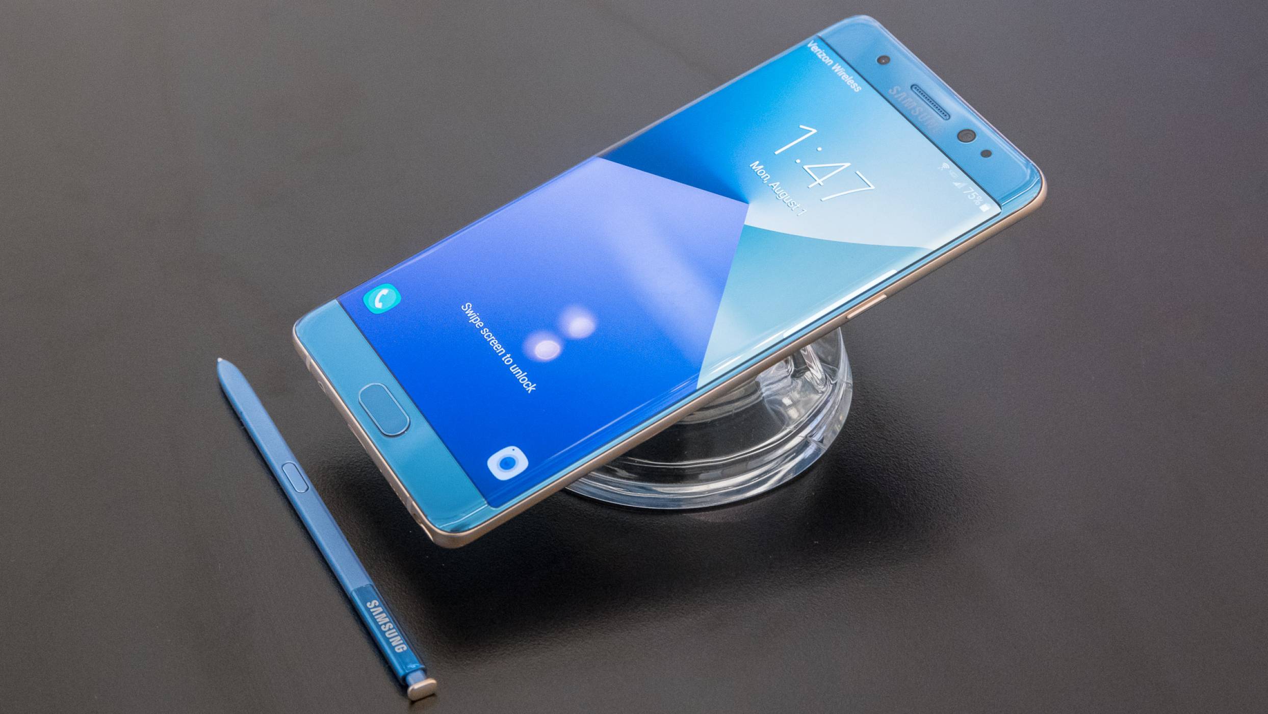 Samsung пуска и Deep Blue цвят на Galaxy Note 8