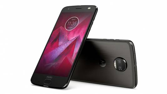 Това са Moto Z2 Force и модулът, който е 360-градусовата камера