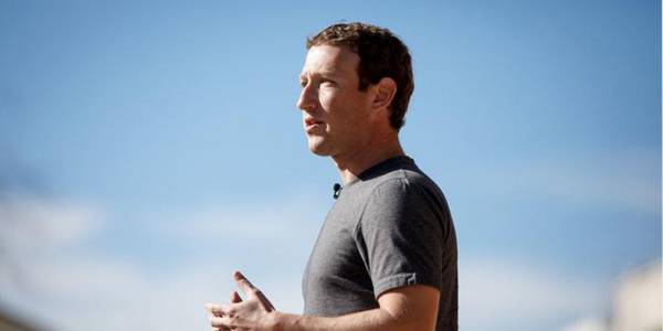 Facebook придоби компания за изкуствен интелект, за да вгради умен гласов асистент в Messenger