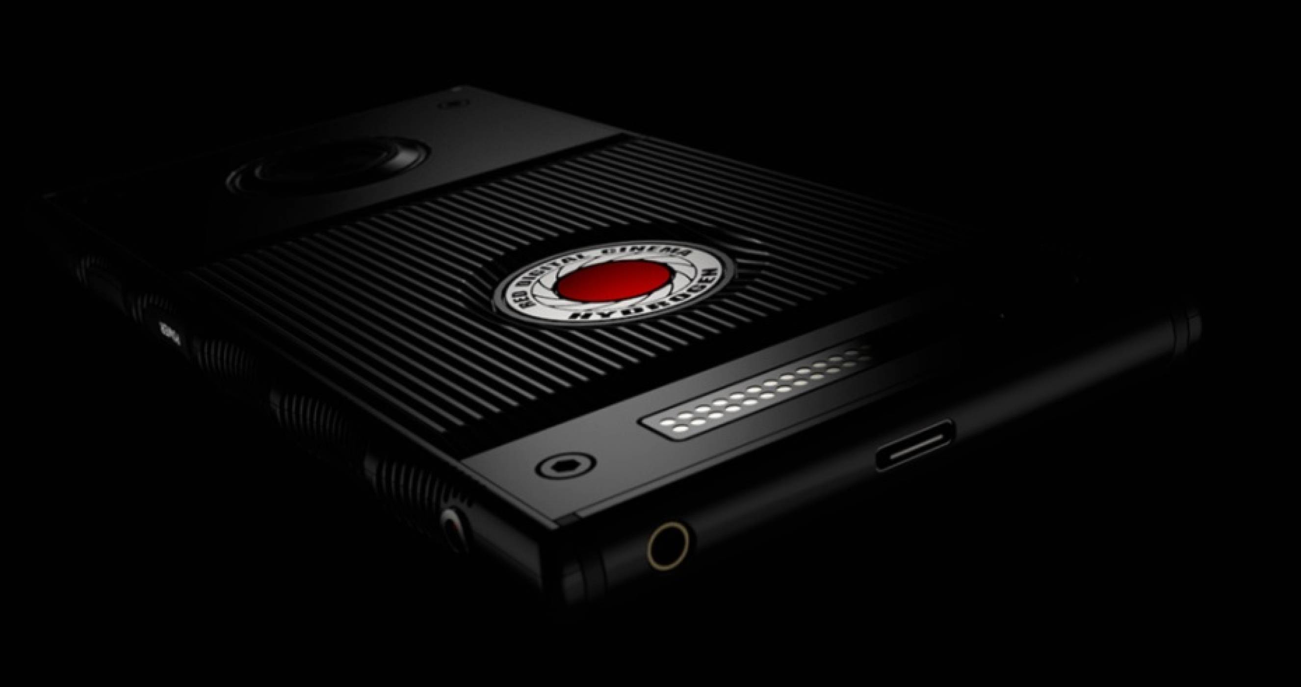 Нестандартният смартфон RED Hydrogen отблизо