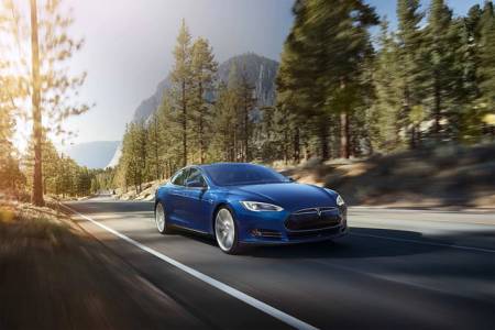 Tesla постави нов рекорд за най-дълъг пробег с един заряд