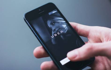 Покупките на коли намаляват заради Uber и Lyft