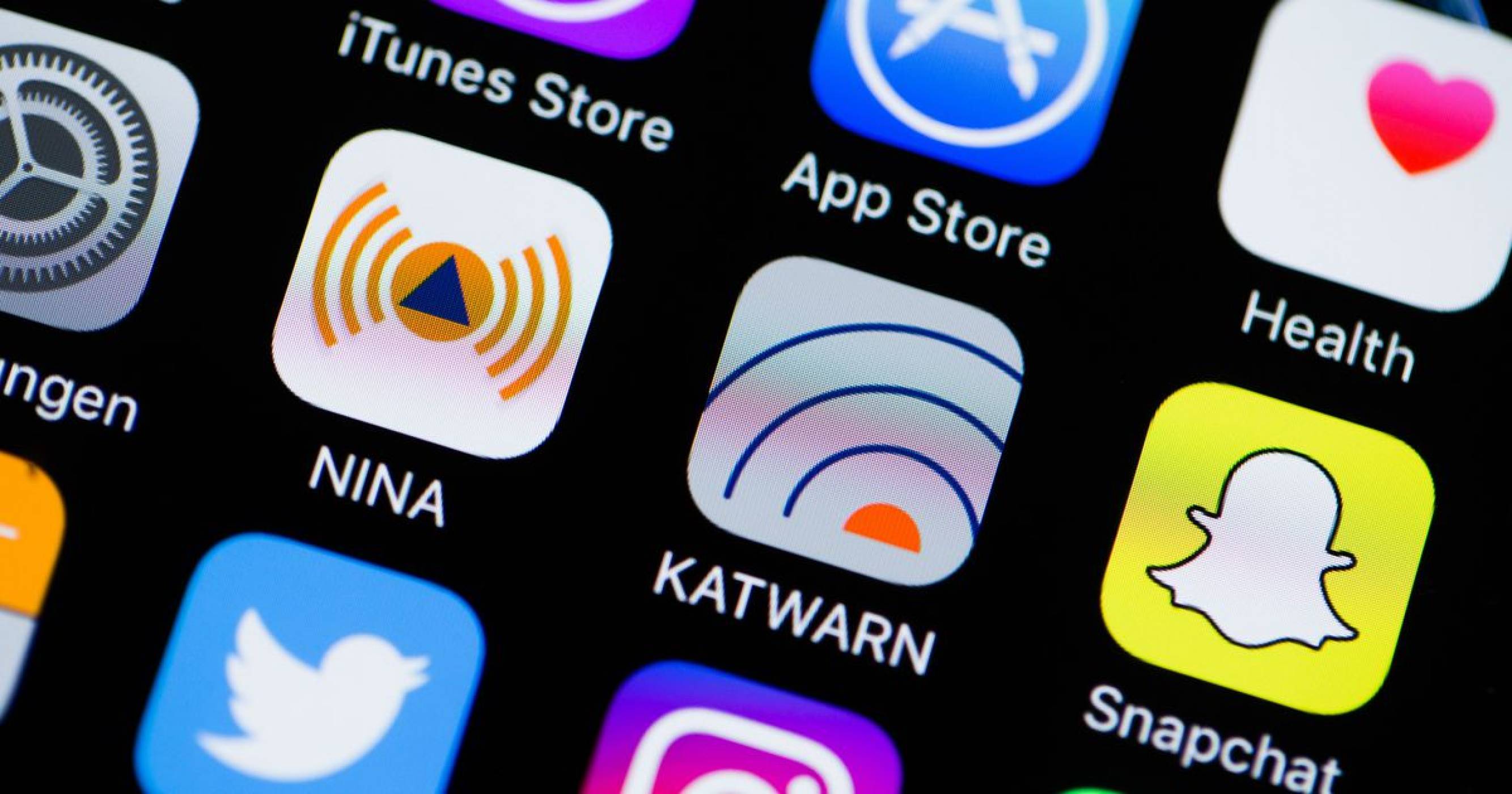 Пазарувайте лесно и в App Store, Apple Music, iTunes и iBooks с 