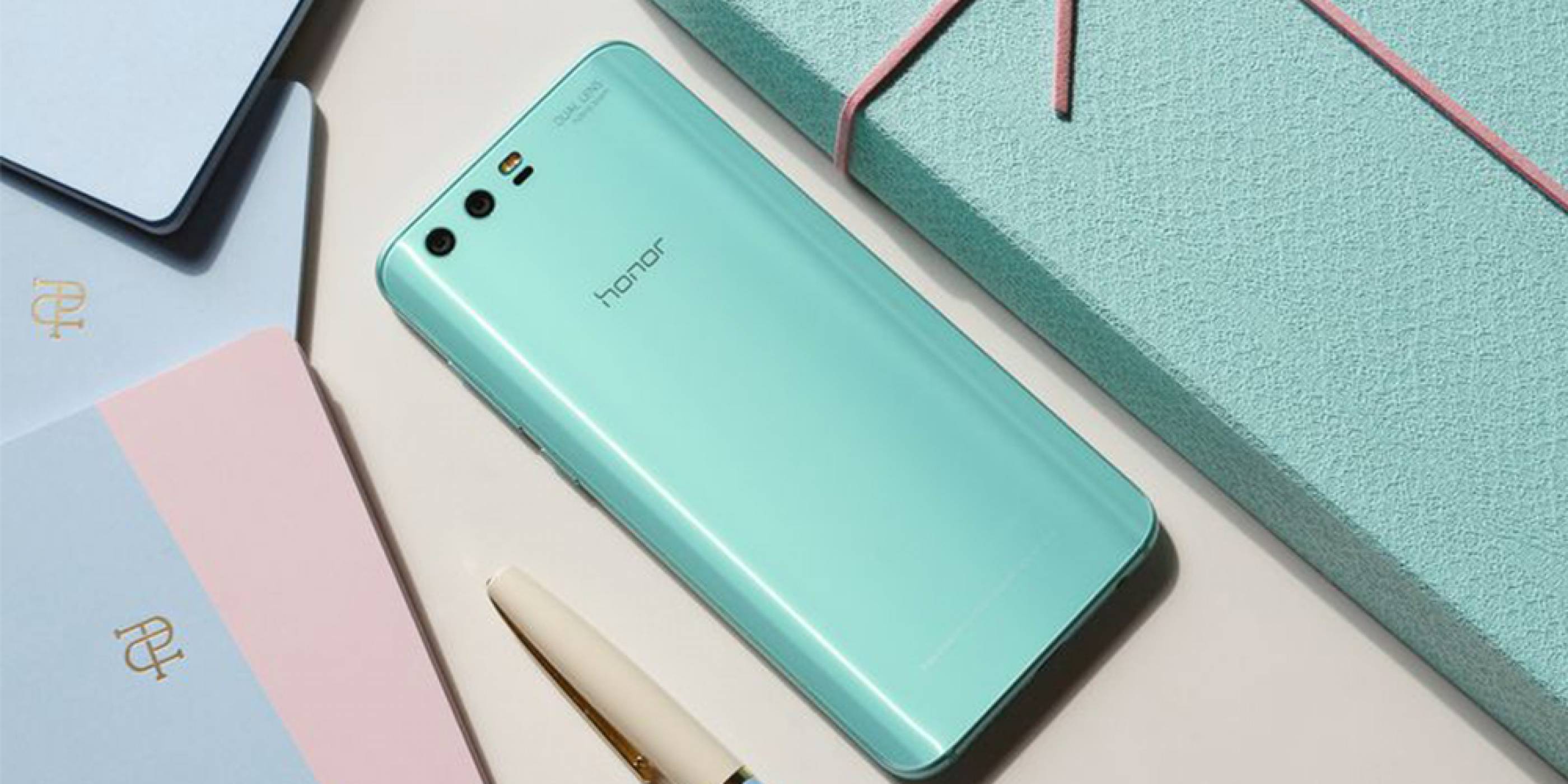 Huawei представи тюркоазена версия на Honor 9 и тя ще грабне вниманието ви