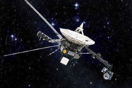 40 години по-късно Voyager 1 продължава да ни учудва