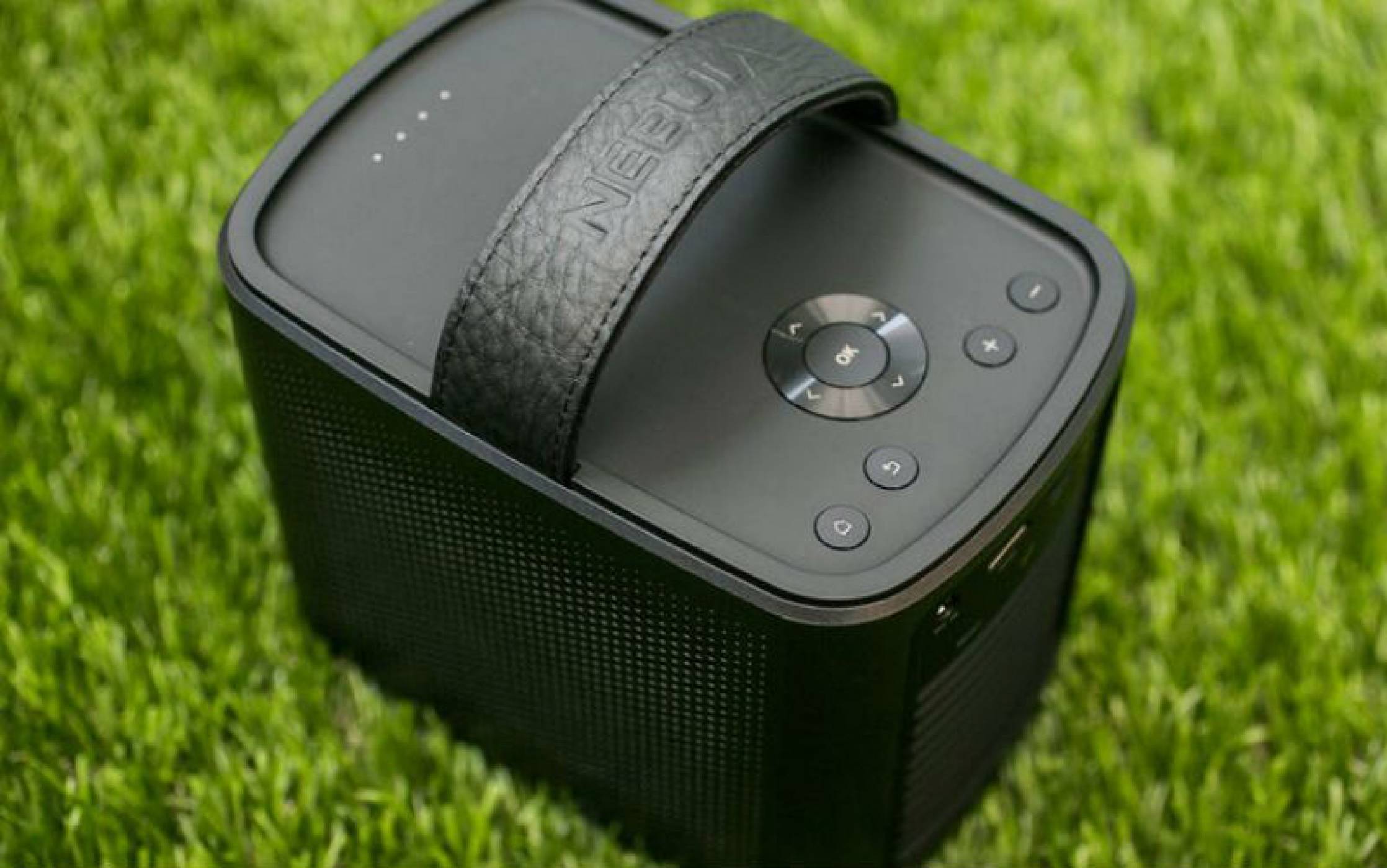 Компанията Anker пусна портативния проектор Nebula Mars