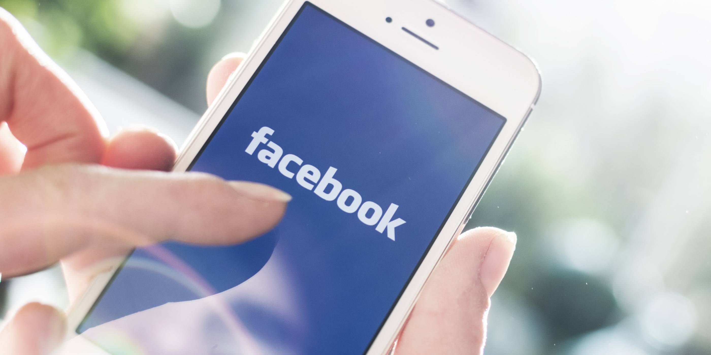 Facebook тества цветни коментарни секции (снимка)