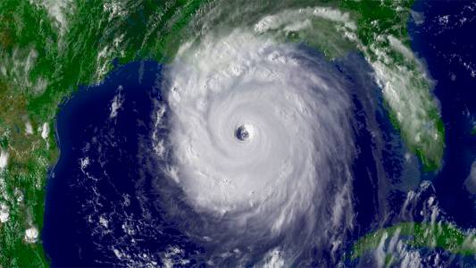 Учени ще опитат да охладят Земята с цел намаляване на ураганите