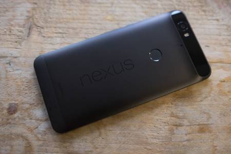 Google ще сменя дефектни Nexus 6P смартфони с чисто нови Pixel XL