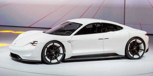 Шефът на Porsche разкри подробности за спортния електрически автомобил Mission E