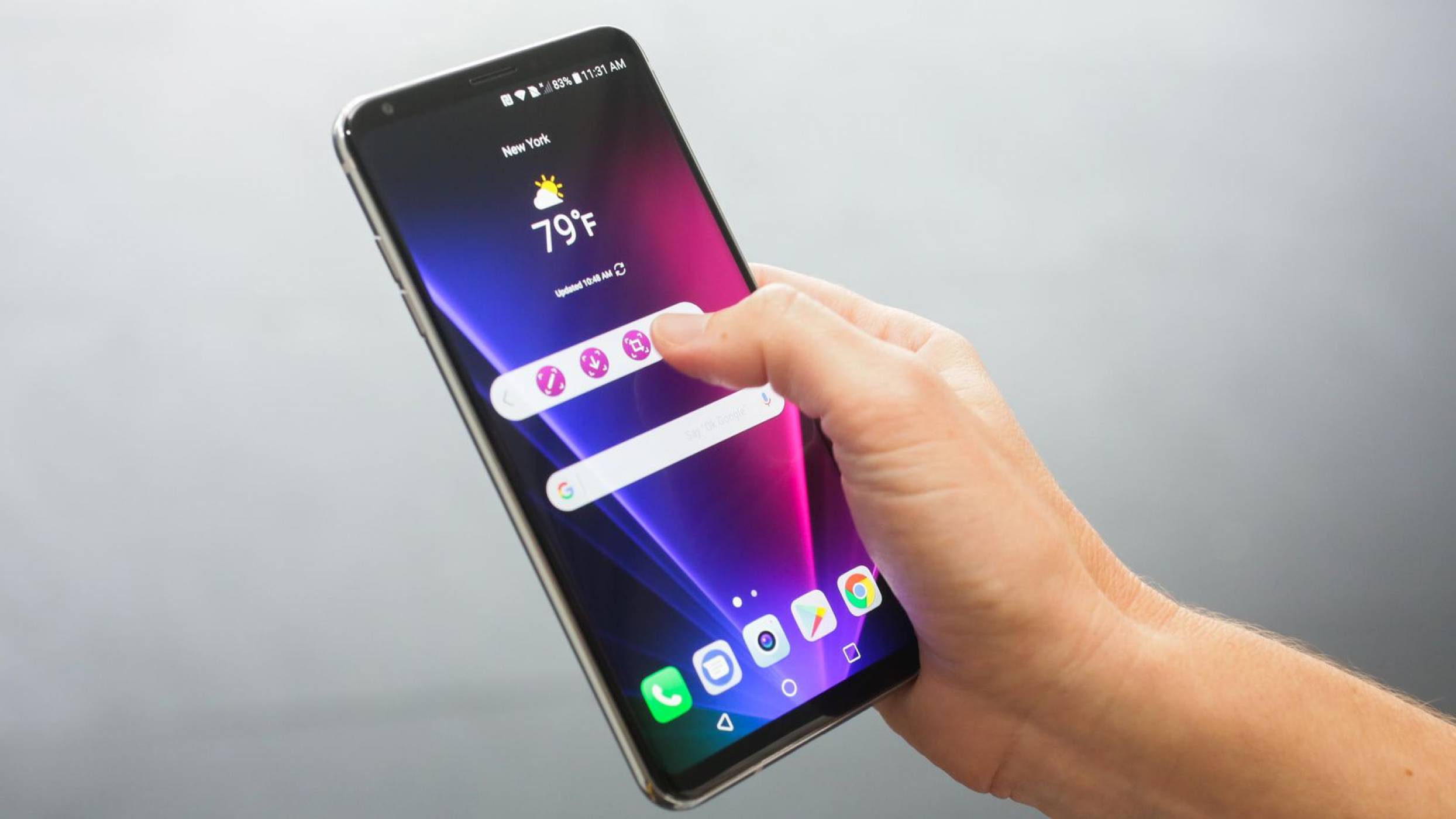 LG започва с доставките на новия си флагман V30