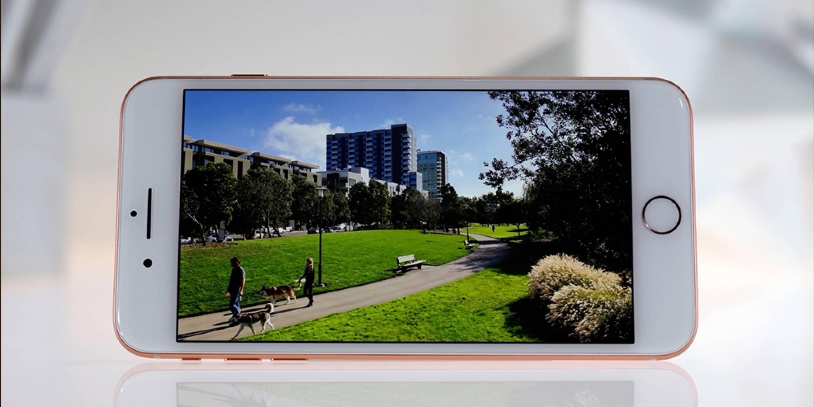 Apple вгражда изкуствен интелект в приложението Photos