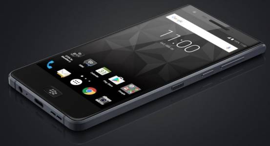 Водоустойчивият BlackBerry Motion обещава 26 часа живот на батерията