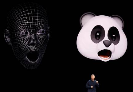 Японска компания съди Apple заради… Animoji