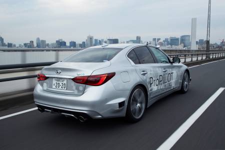 Напълно автономни коли на Nissan пренасят улиците на Токио в бъдещето