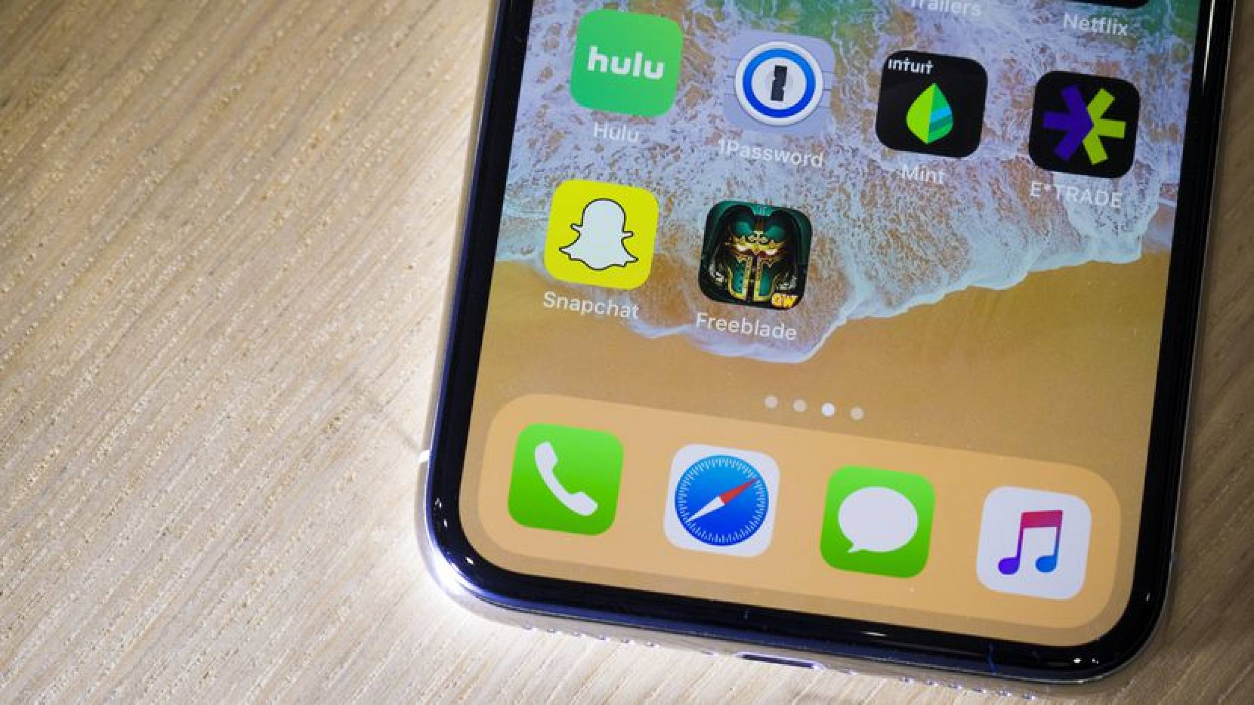 Търсенето на iPhone X надминава очакванията на Apple