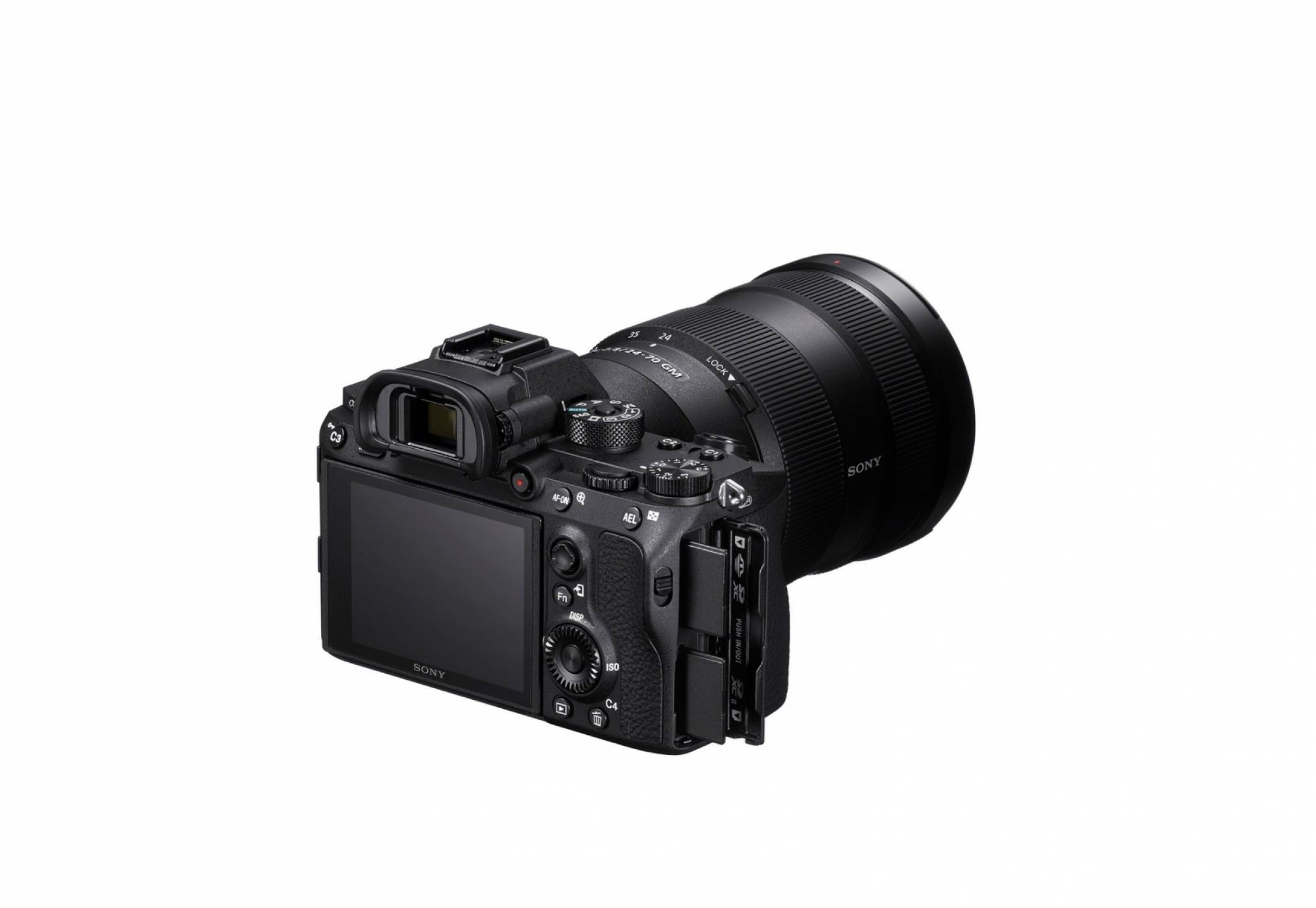 С новия апарат Sony α7R III вече може да мислите за следващото си фото приключение