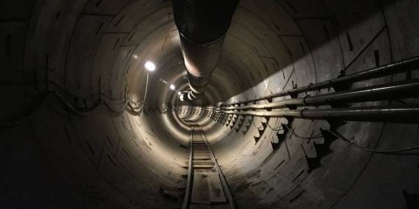 Илон Мъск показа готова отсечка от тунела под Лос Анджелис