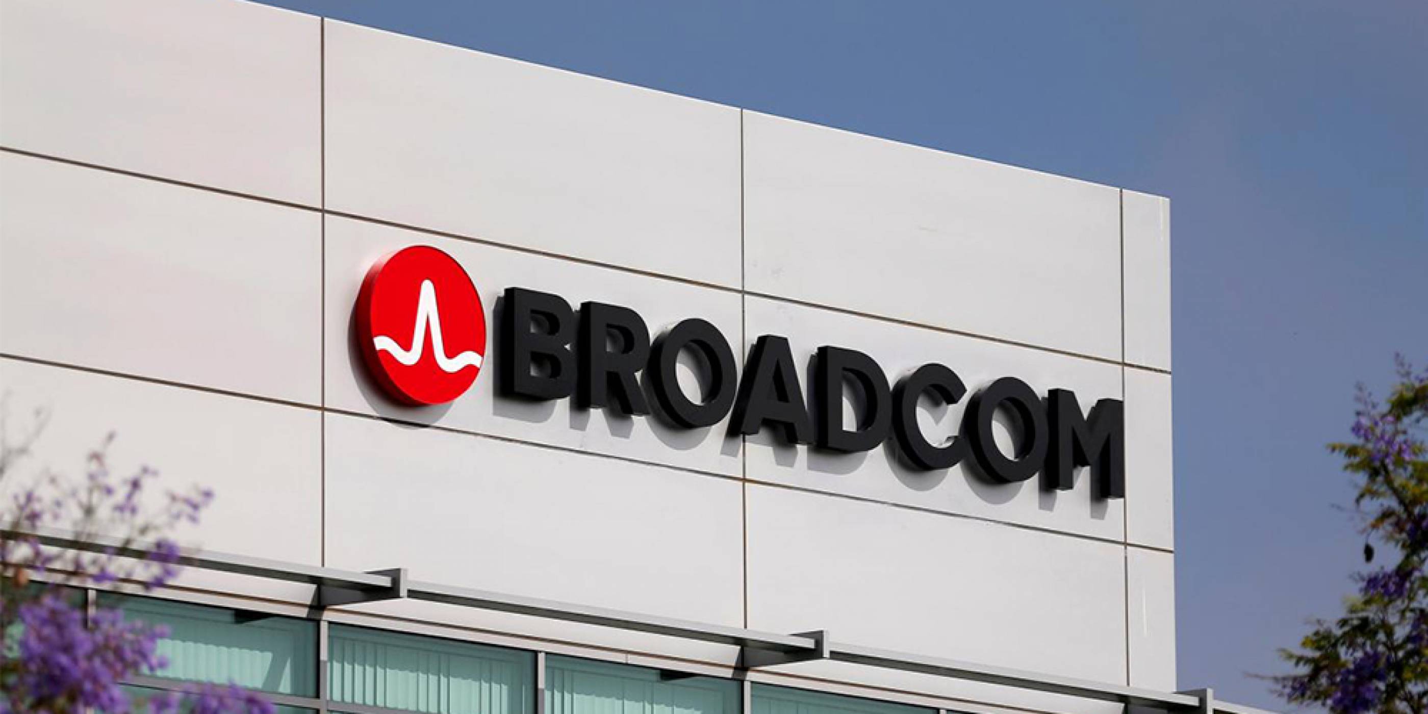 Broadcom е на път да придобие Qualcomm за космическата сума от над 100 милиарда долара?