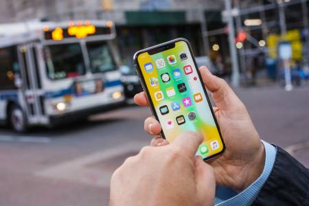 iPhone X не е завършен продукт, а началото на еволюция