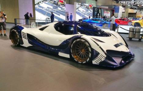 5000 коня бушуват под капака на Devel Sixteen