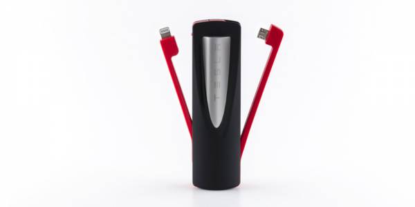 Tesla Design Studio създаде преносима Supercharger батерия за iOS и Android устройства