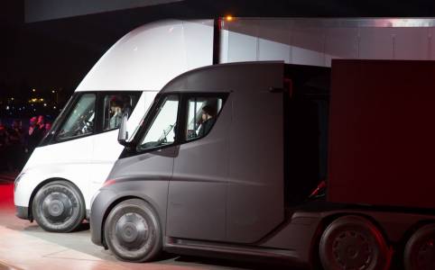 Канадска хранителна верига е неочакван ранен собственик на новия камион на Tesla