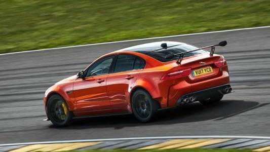 Jaguar XE SV Project 8 е най-бързата в света кола с четири врати 